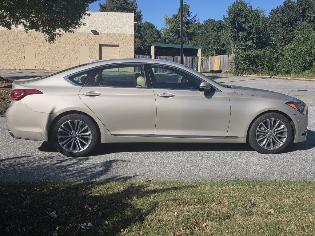 Photo 6 of this HYUNDAI GENESIS