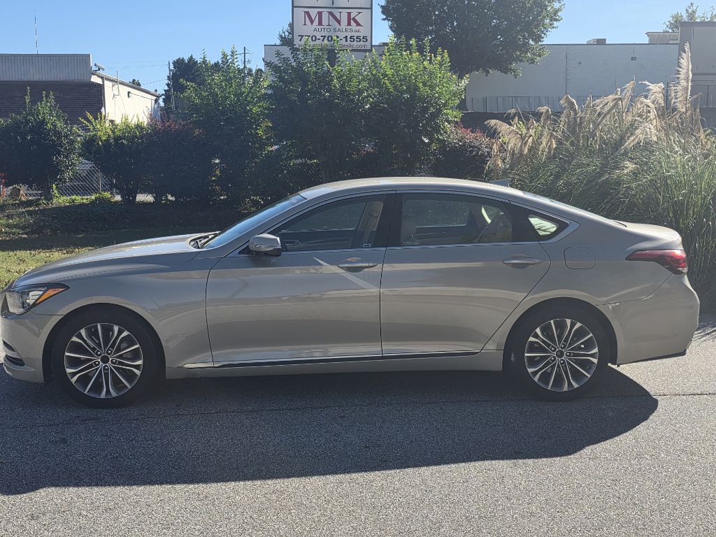 Photo 2 of this HYUNDAI GENESIS