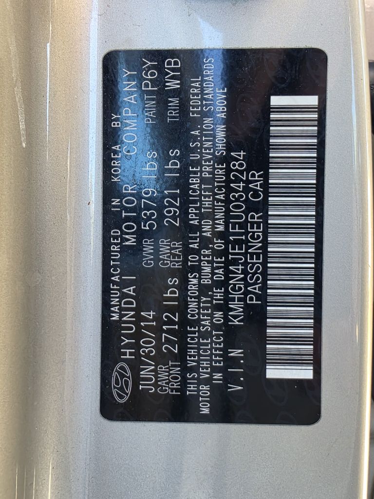Photo 10 of this HYUNDAI GENESIS