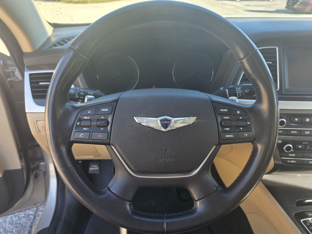 Photo 25 of this HYUNDAI GENESIS
