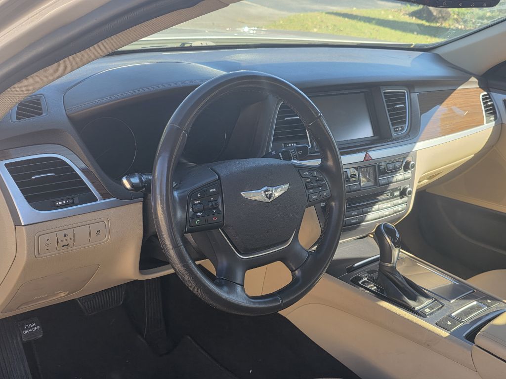 Photo 13 of this HYUNDAI GENESIS