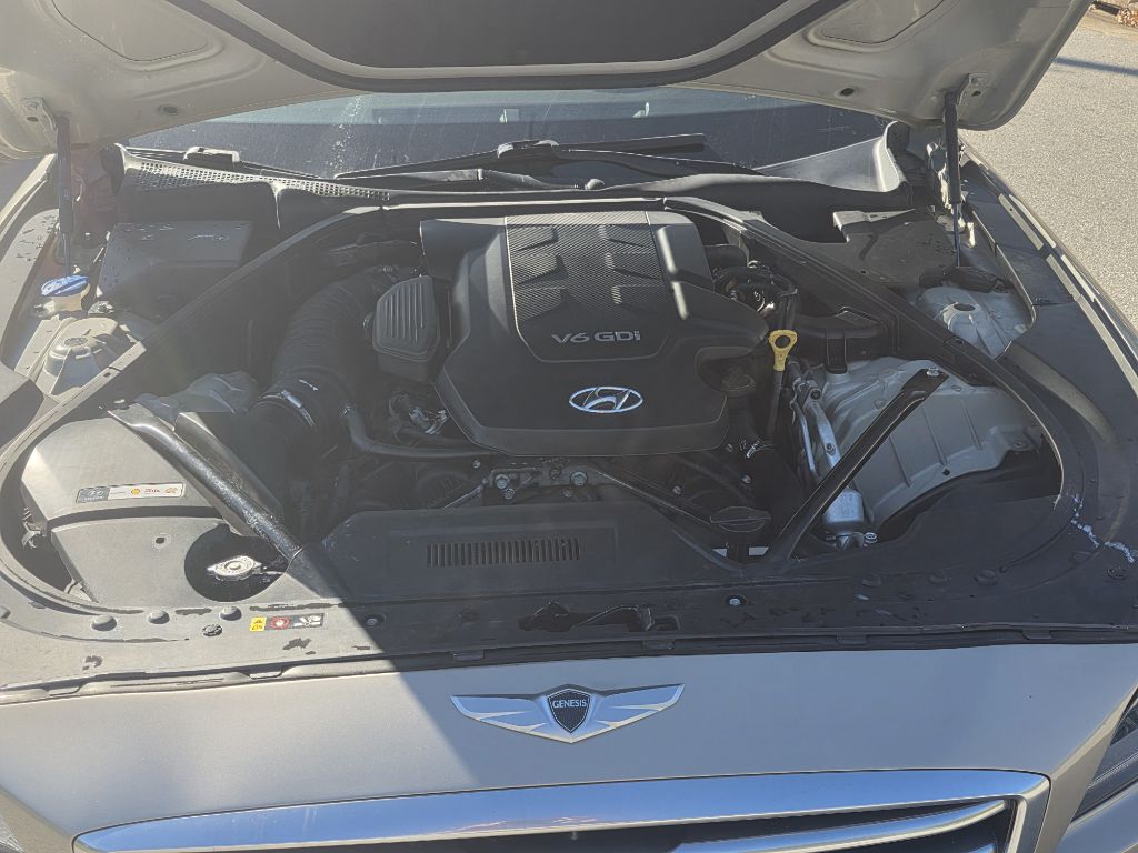 Photo 23 of this HYUNDAI GENESIS