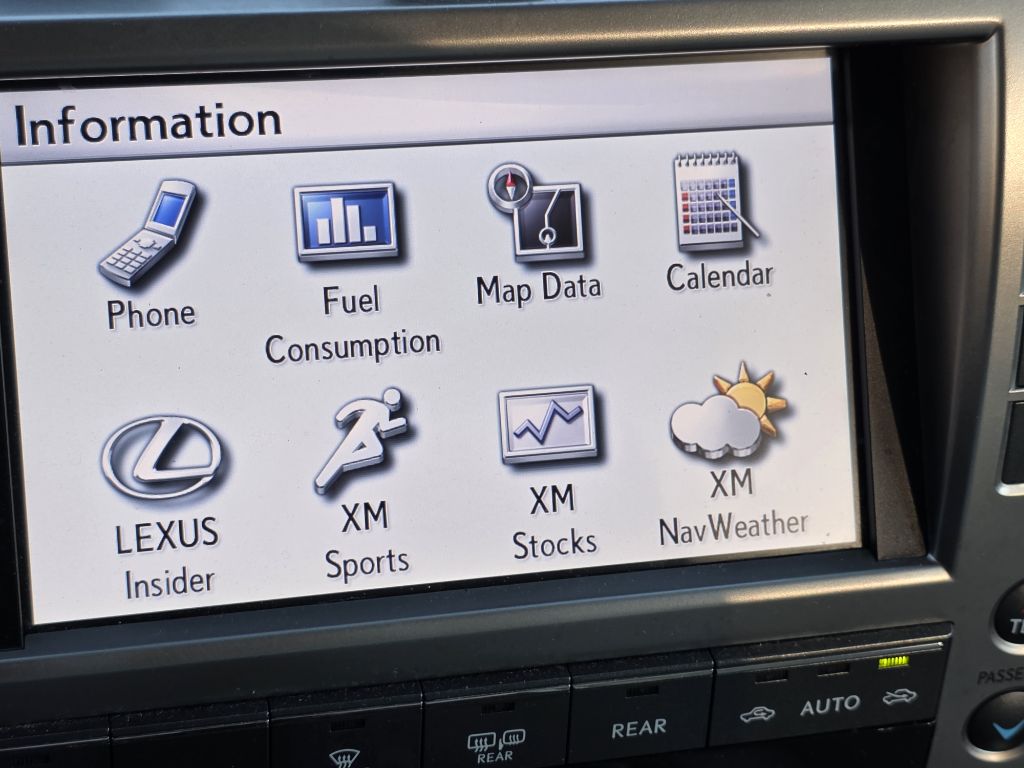 Photo 40 of this LEXUS GX