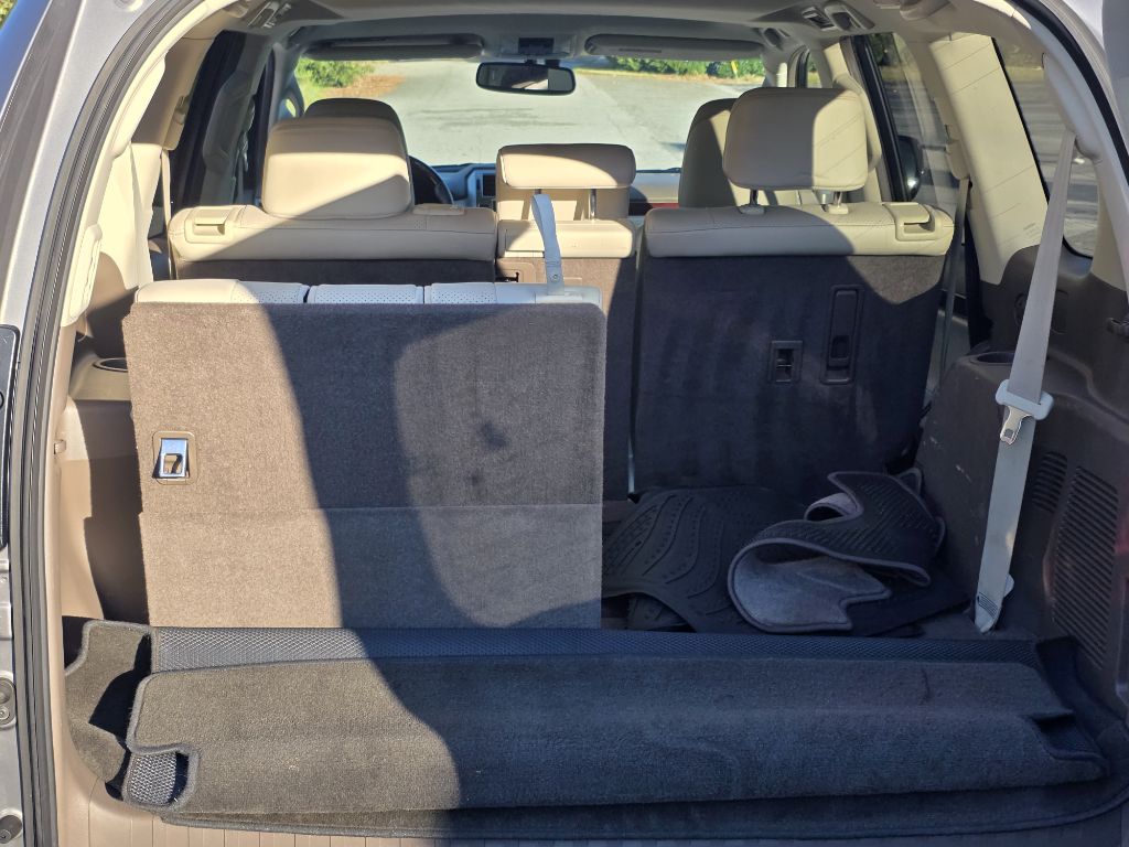 Photo 19 of this LEXUS GX