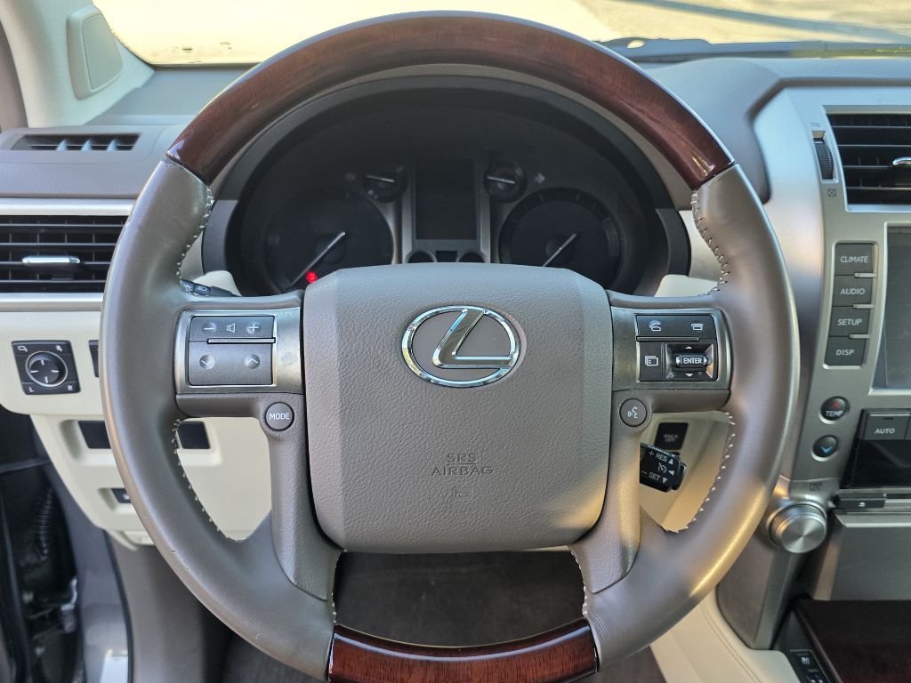 Photo 29 of this LEXUS GX