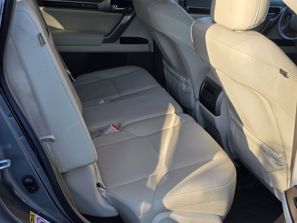 Photo 21 of this LEXUS GX
