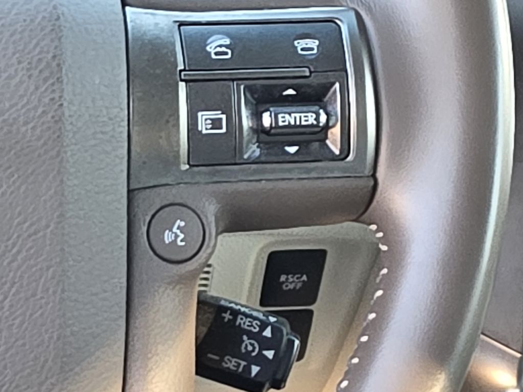Photo 31 of this LEXUS GX