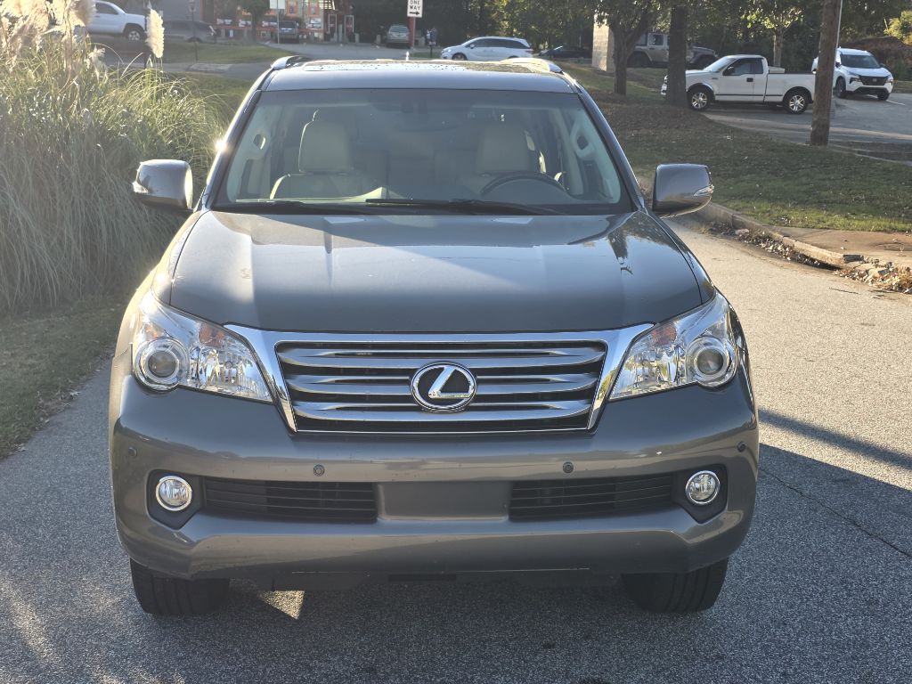 Photo 8 of this LEXUS GX