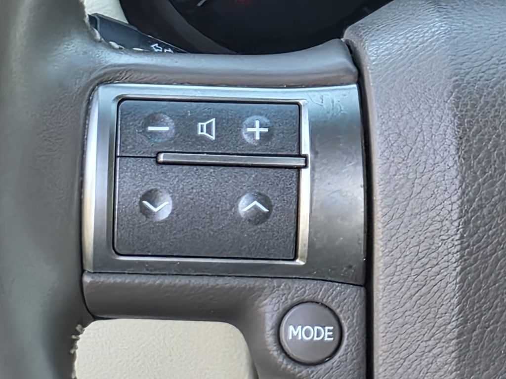 Photo 30 of this LEXUS GX