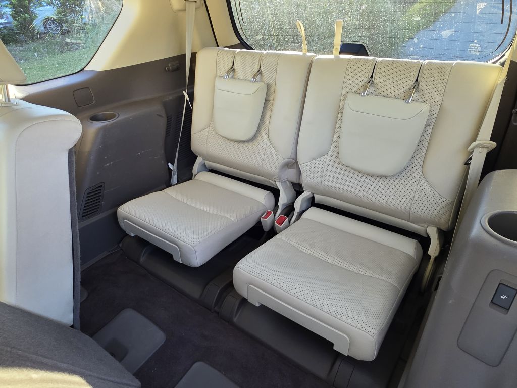 Photo 17 of this LEXUS GX