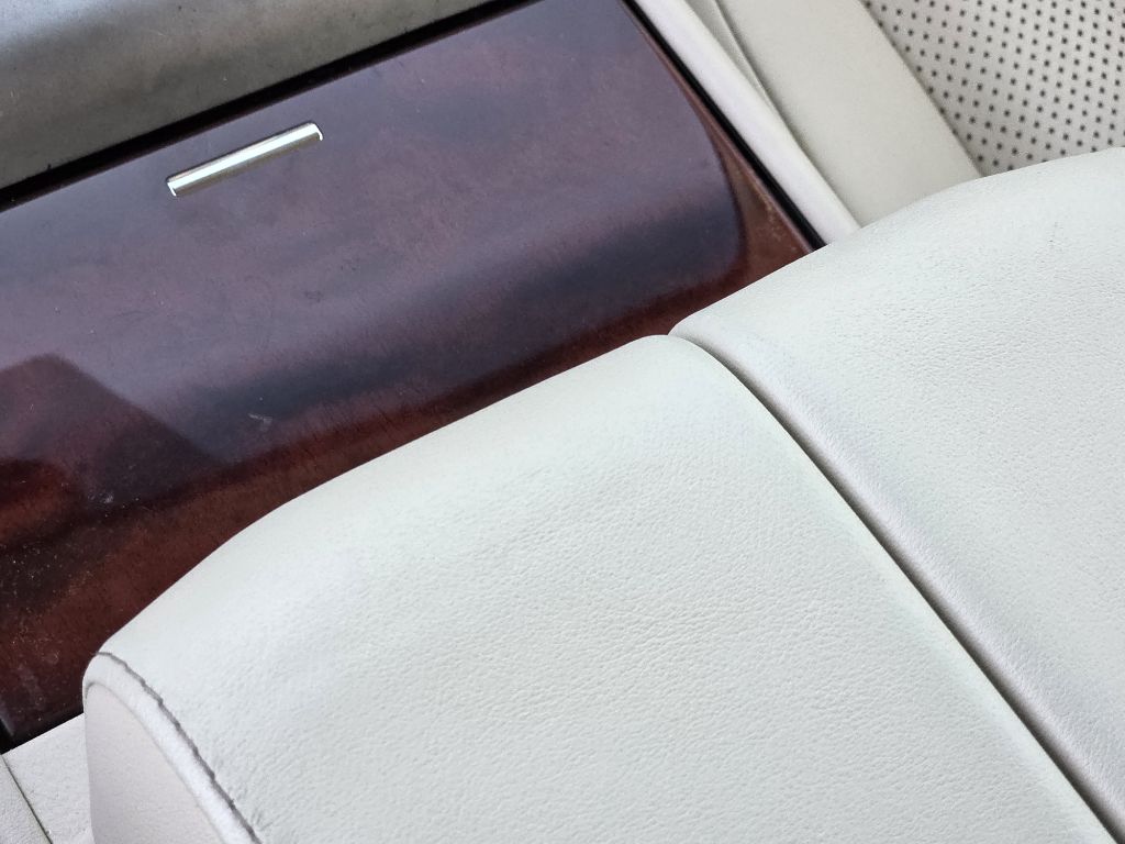 Photo 35 of this LEXUS GX