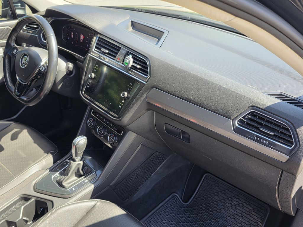 Photo 25 of this VOLKSWAGEN TIGUAN