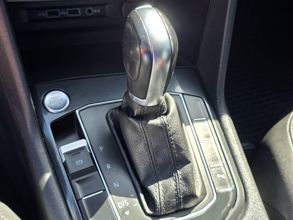 Photo 34 of this VOLKSWAGEN TIGUAN