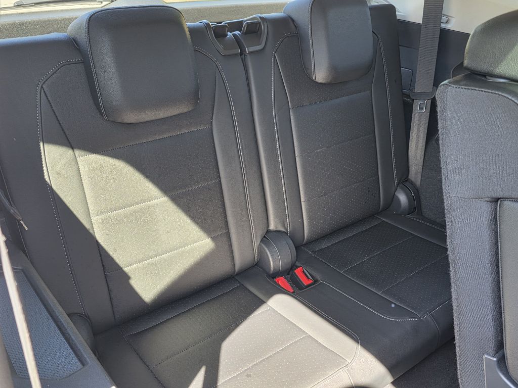 Photo 22 of this VOLKSWAGEN TIGUAN