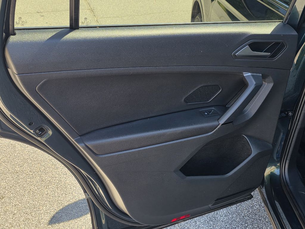 Photo 15 of this VOLKSWAGEN TIGUAN