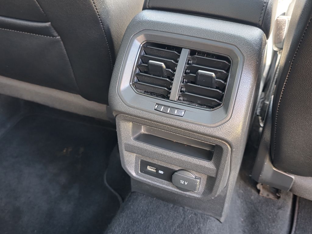 Photo 21 of this VOLKSWAGEN TIGUAN