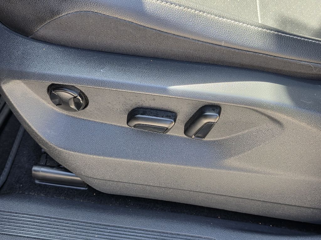 Photo 11 of this VOLKSWAGEN TIGUAN