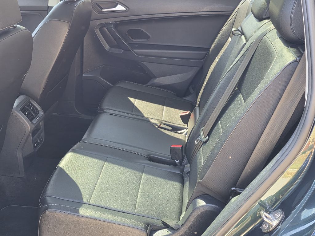 Photo 16 of this VOLKSWAGEN TIGUAN