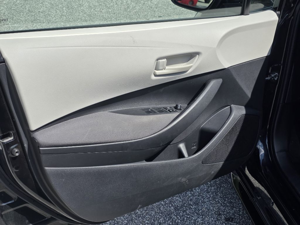 Photo 13 of this TOYOTA COROLLA