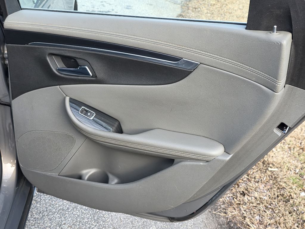 Photo 17 of this CHEVROLET IMPALA