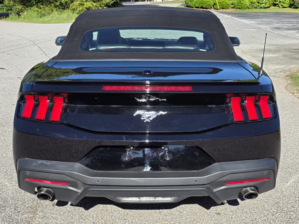 Photo 4 of this FORD MUSTANG