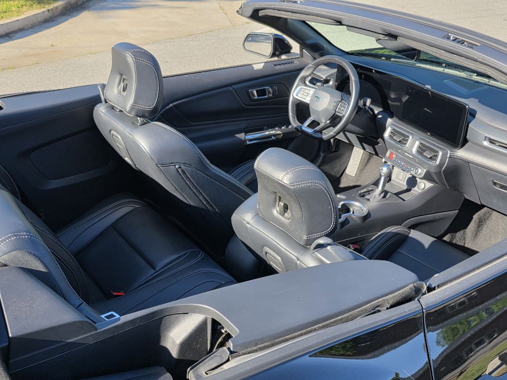 Photo 38 of this FORD MUSTANG