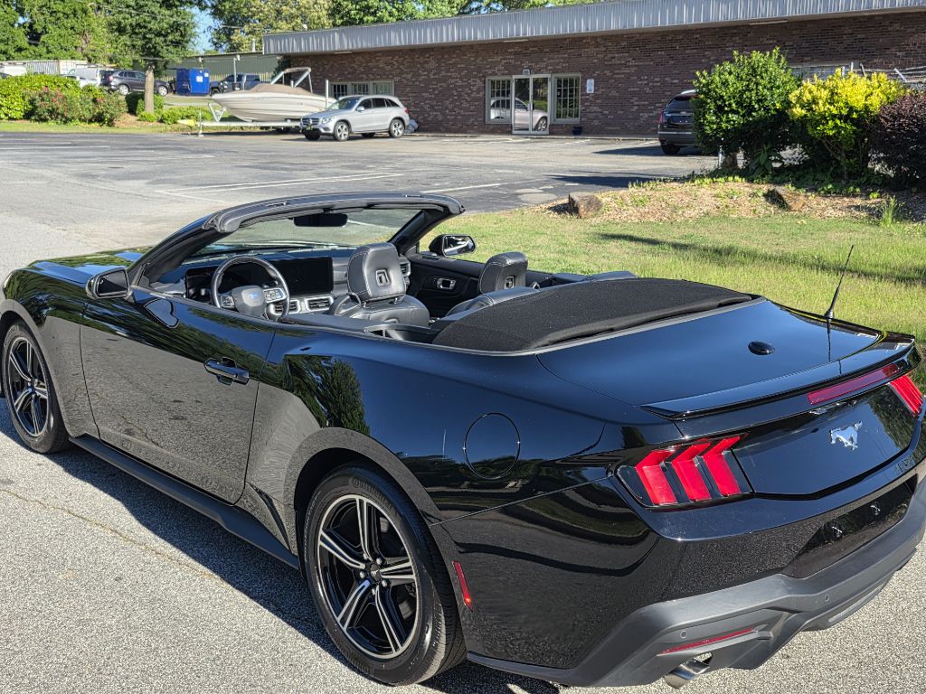 Photo 36 of this FORD MUSTANG