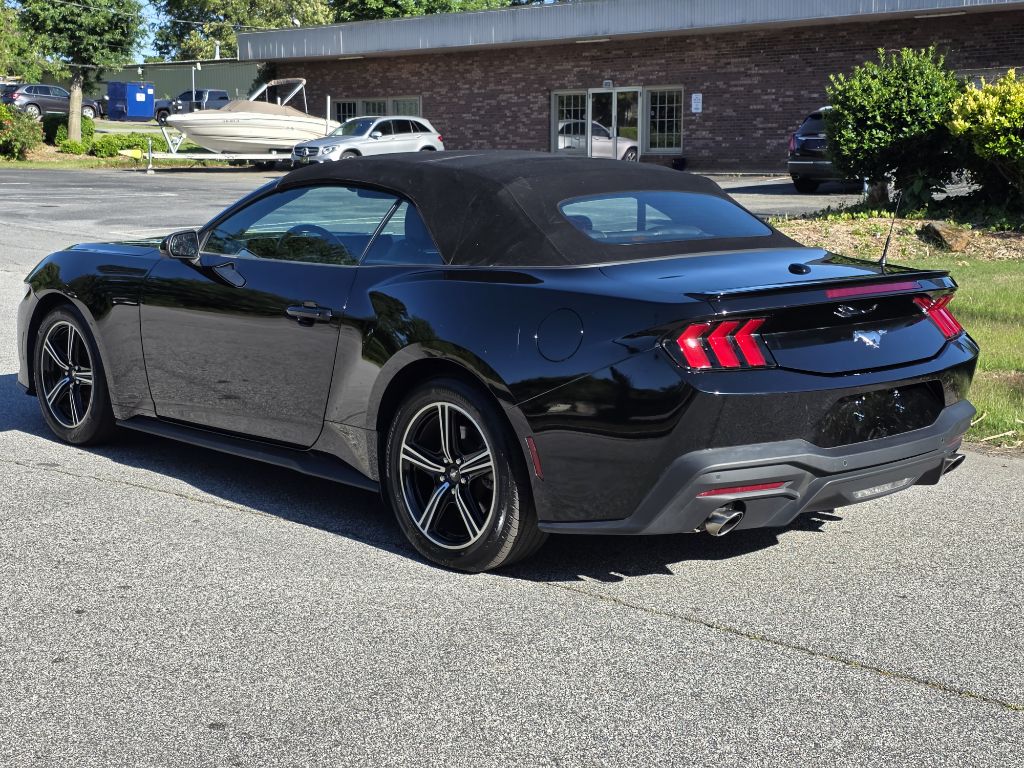 Photo 3 of this FORD MUSTANG