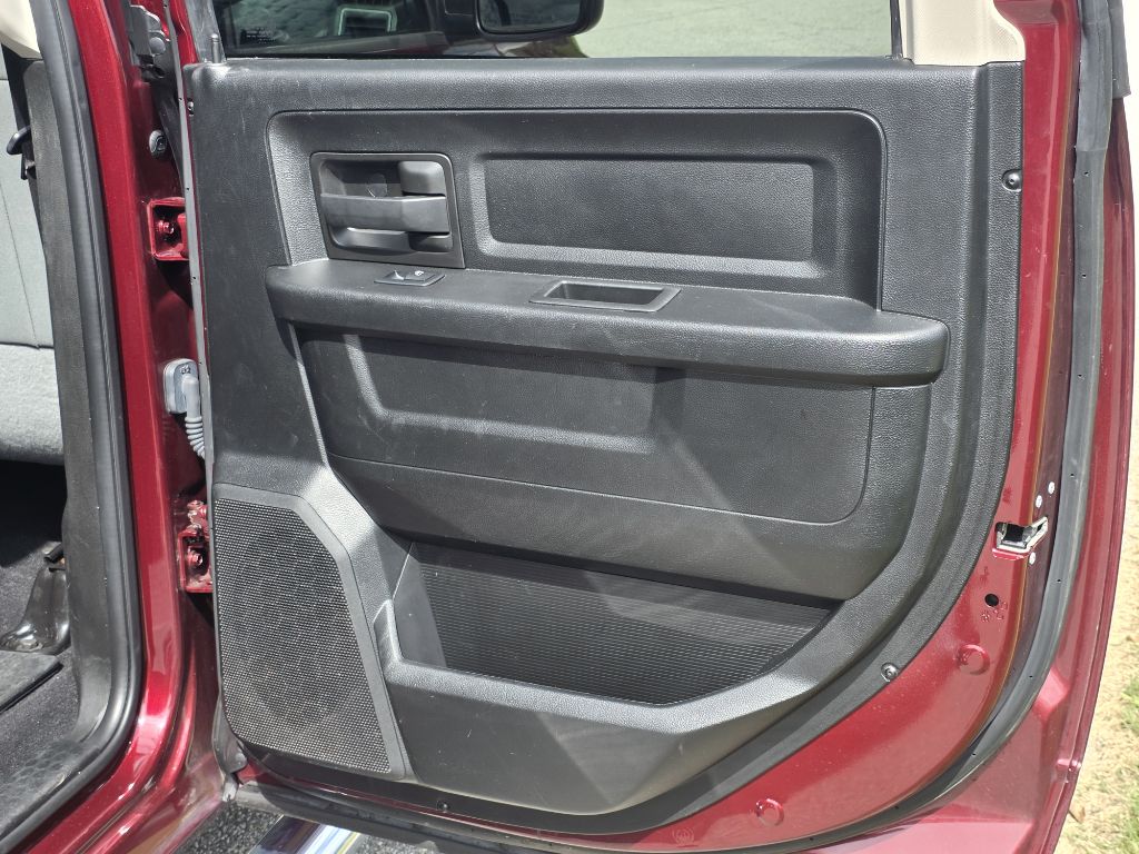 Photo 17 of this RAM 1500 CLASSIC