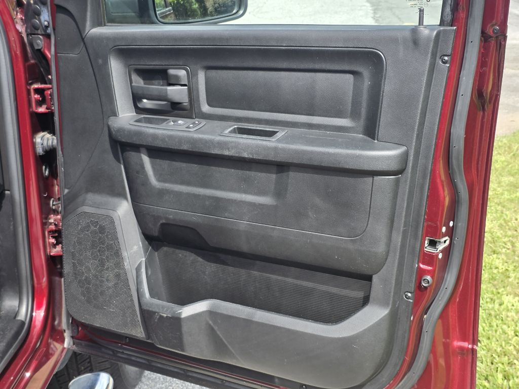 Photo 19 of this RAM 1500 CLASSIC