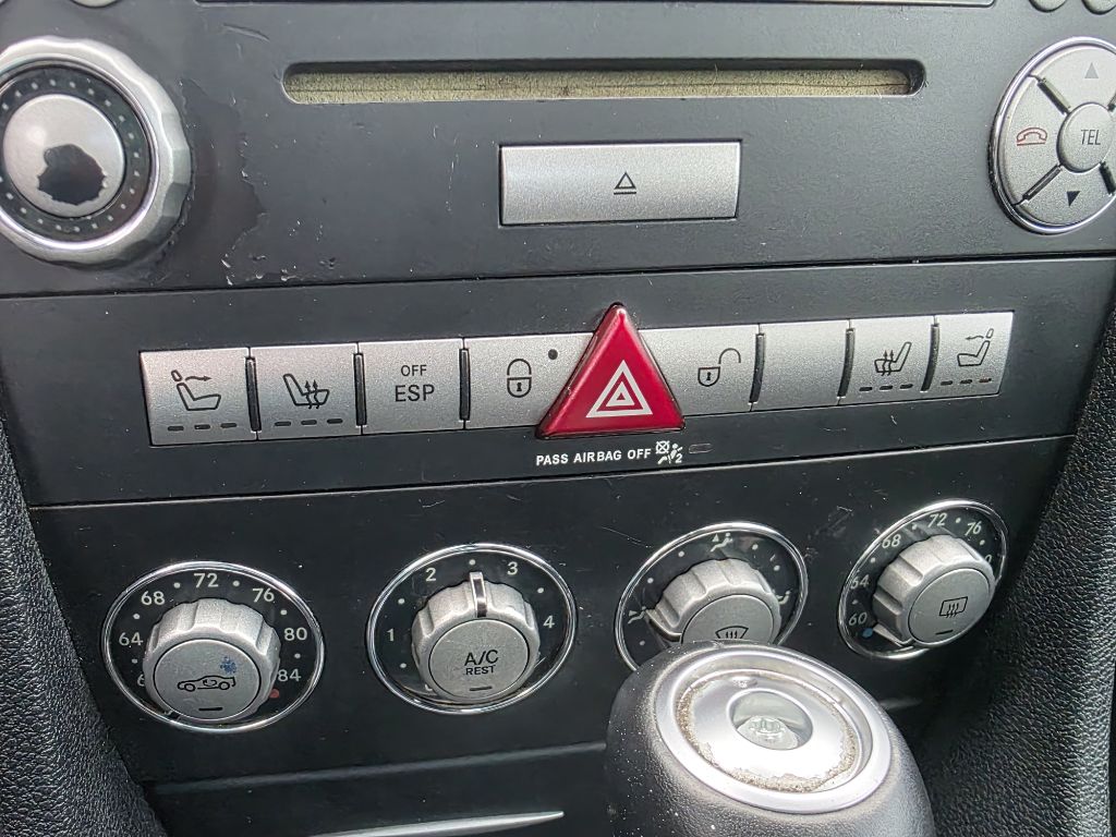 Photo 29 of this MERCEDES-BENZ SLK