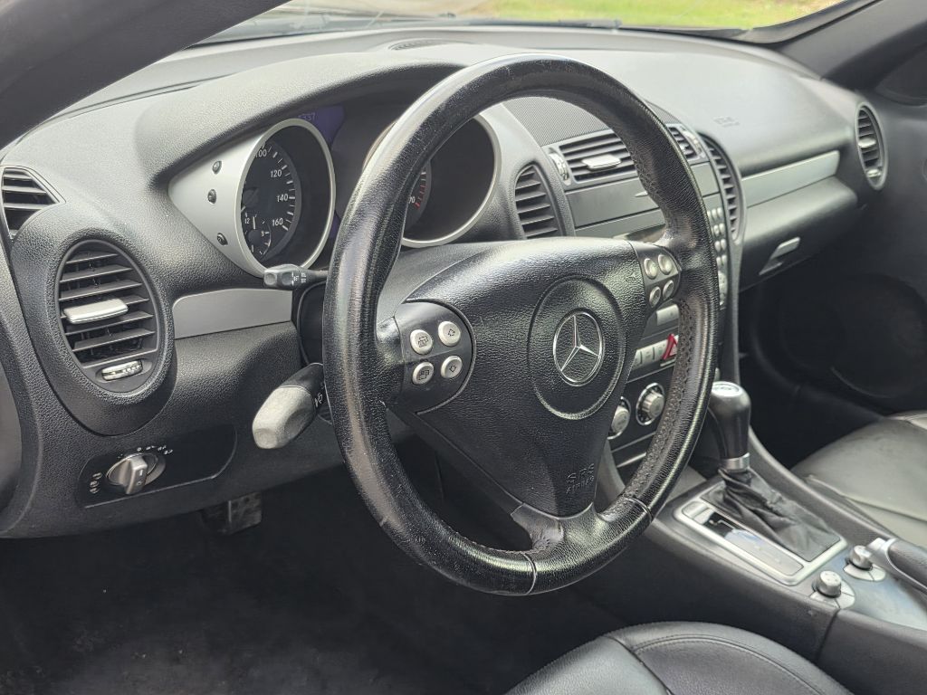 Photo 13 of this MERCEDES-BENZ SLK