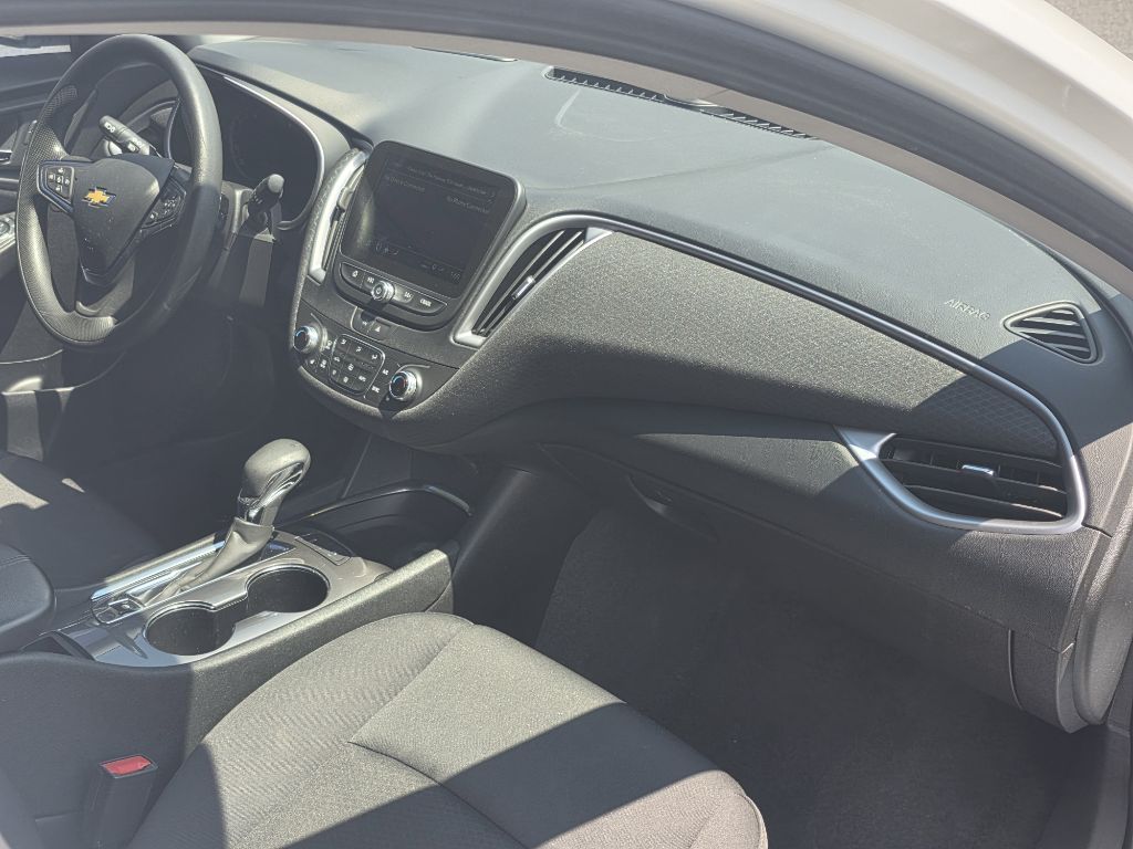 Photo 22 of this CHEVROLET MALIBU