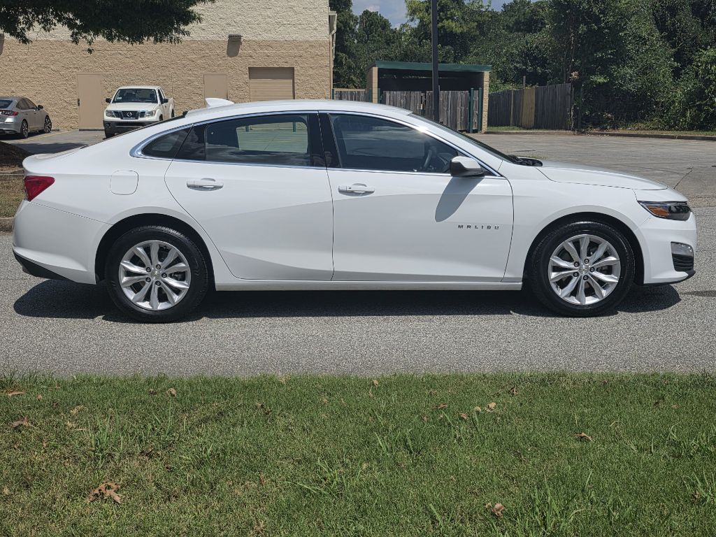 Photo 6 of this CHEVROLET MALIBU