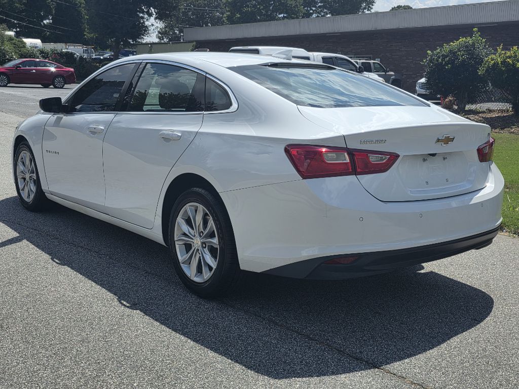 Photo 3 of this CHEVROLET MALIBU