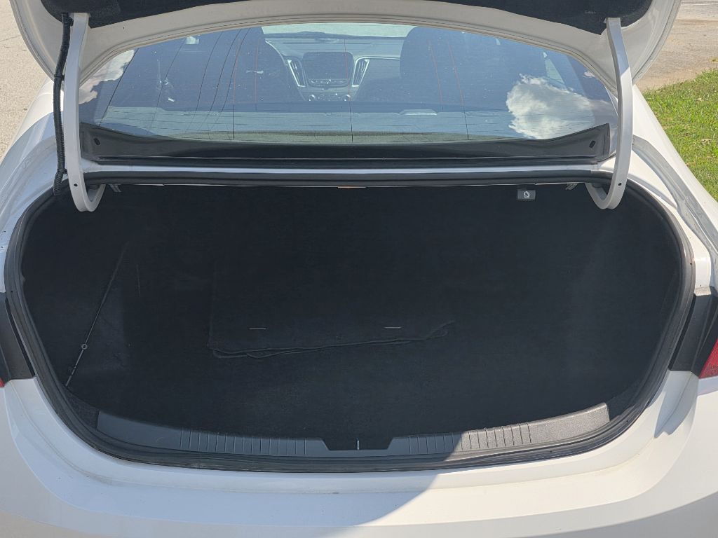 Photo 16 of this CHEVROLET MALIBU