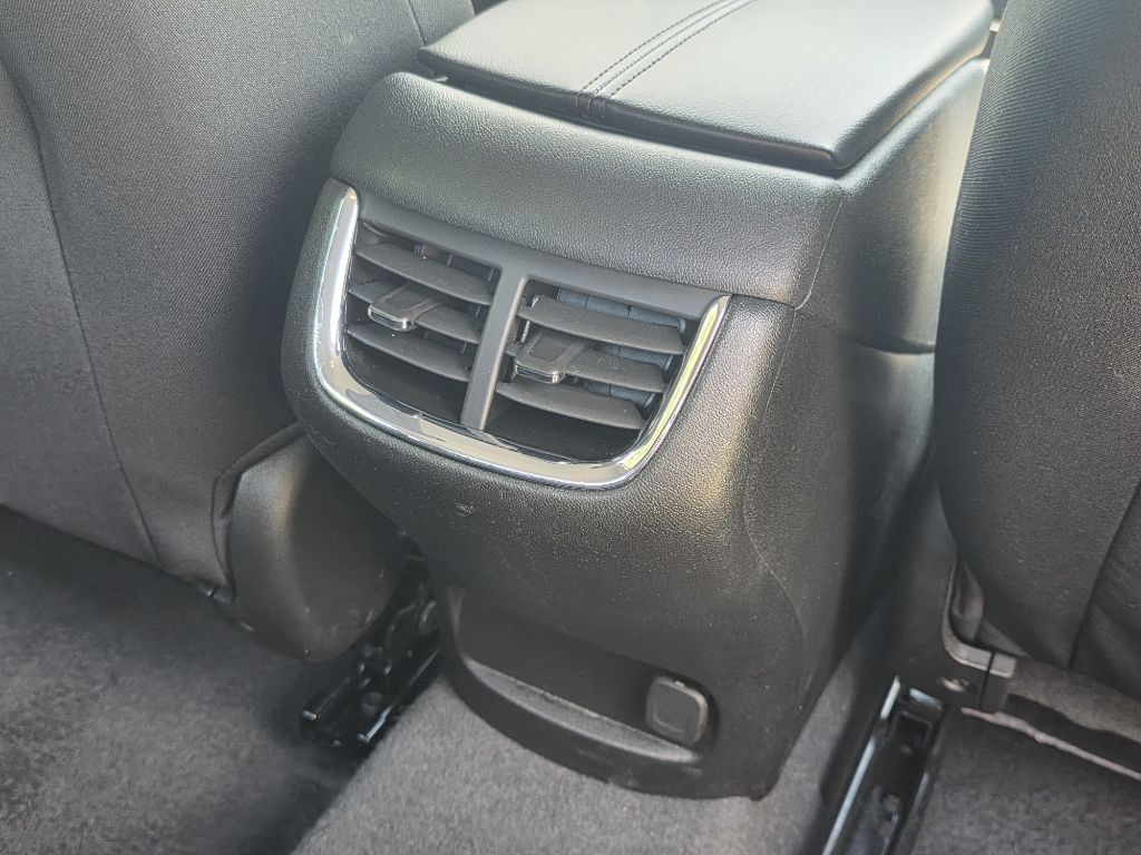Photo 19 of this CHEVROLET MALIBU