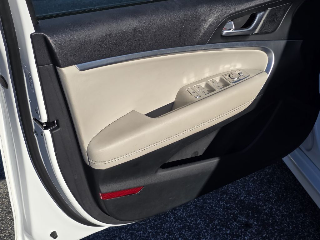 Photo 9 of this GENESIS G70