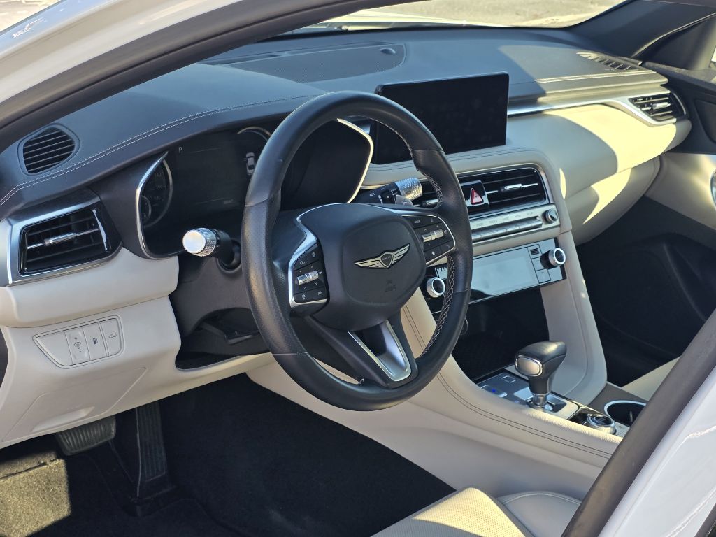Photo 13 of this GENESIS G70