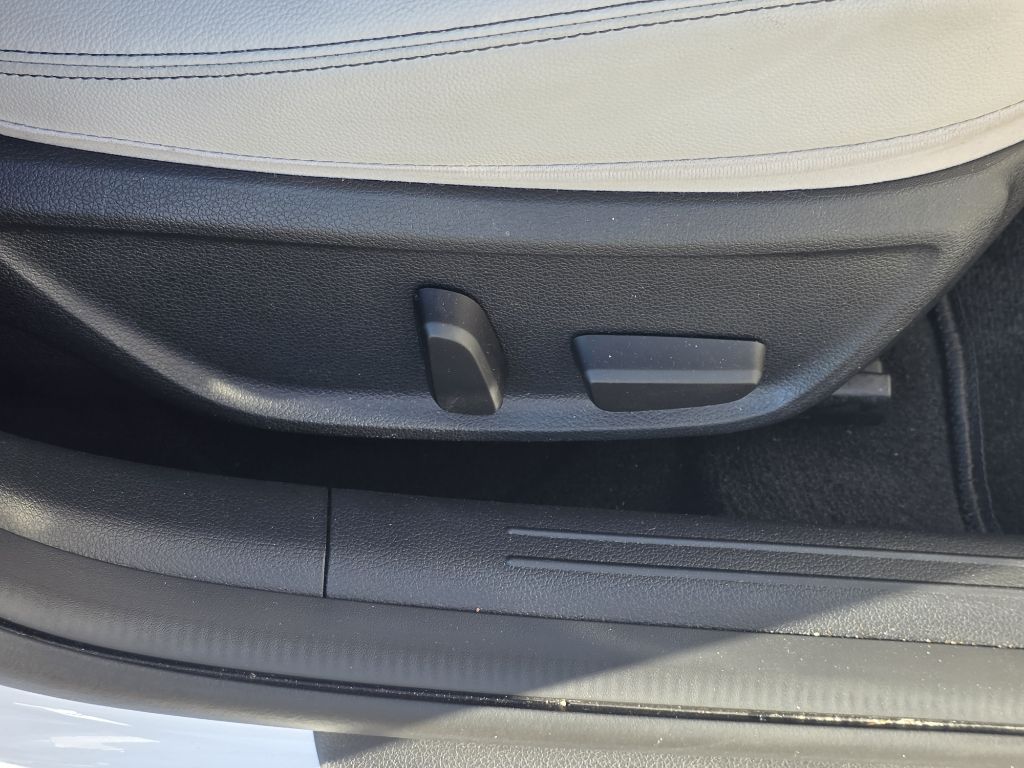 Photo 20 of this GENESIS G70