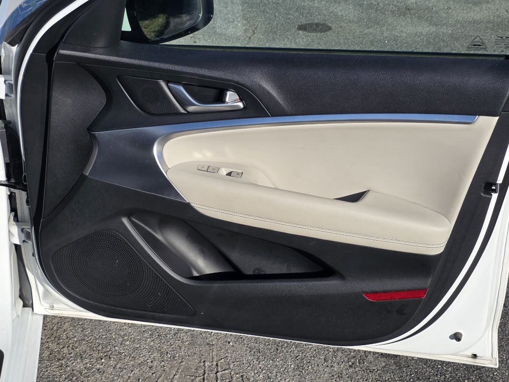 Photo 17 of this GENESIS G70