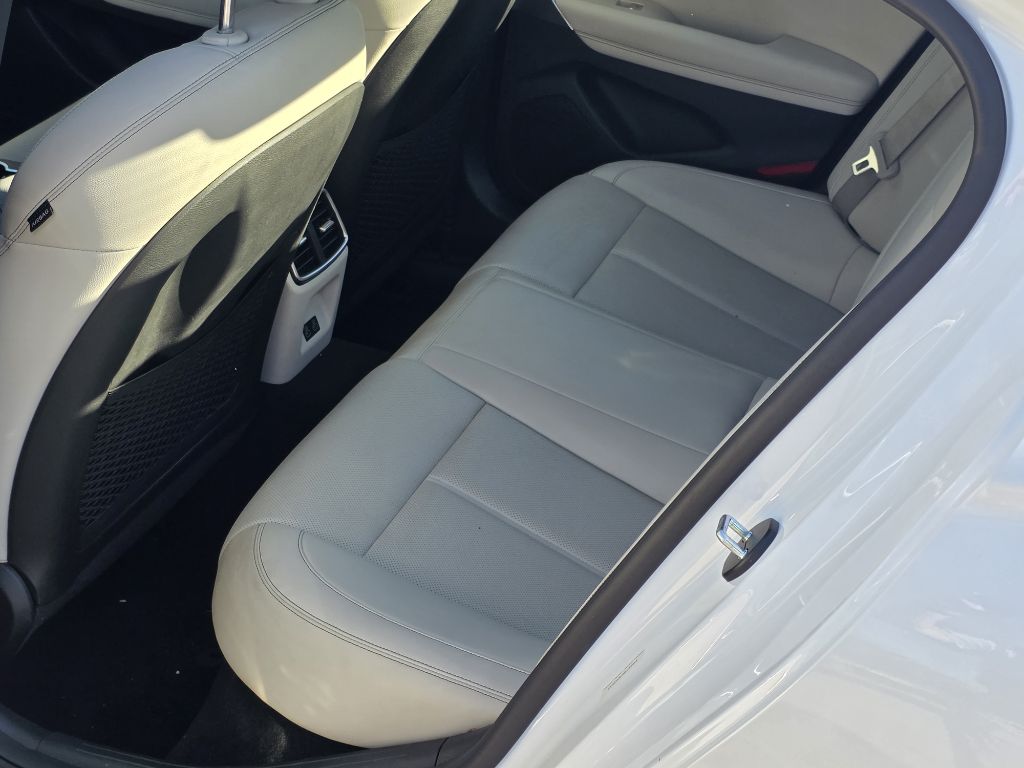 Photo 15 of this GENESIS G70