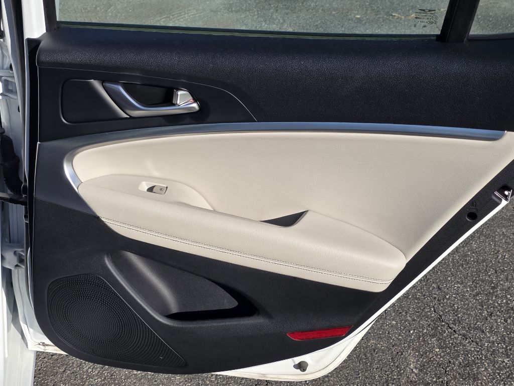 Photo 19 of this GENESIS G70