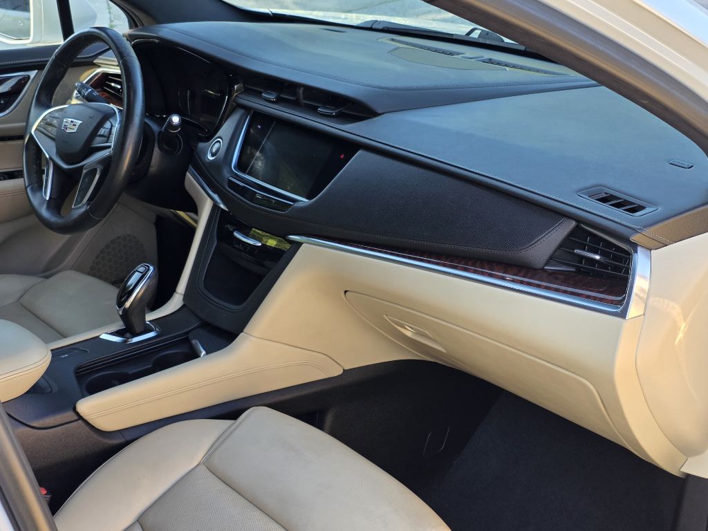 Photo 23 of this CADILLAC XT5