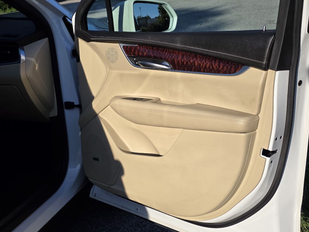 Photo 20 of this CADILLAC XT5