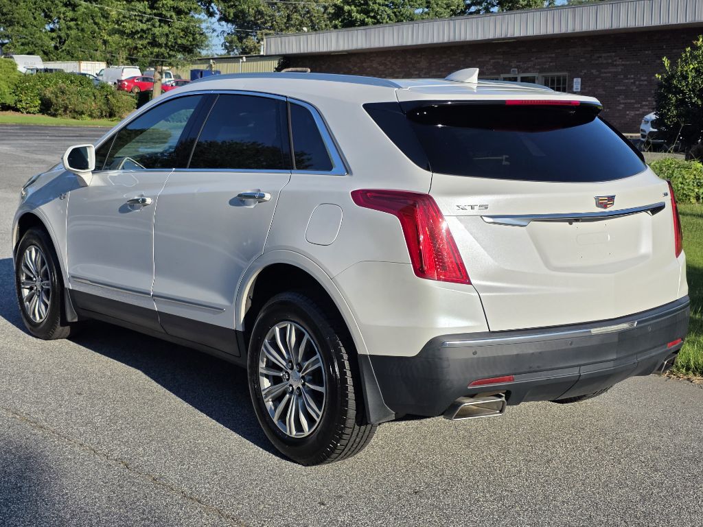 Photo 3 of this CADILLAC XT5