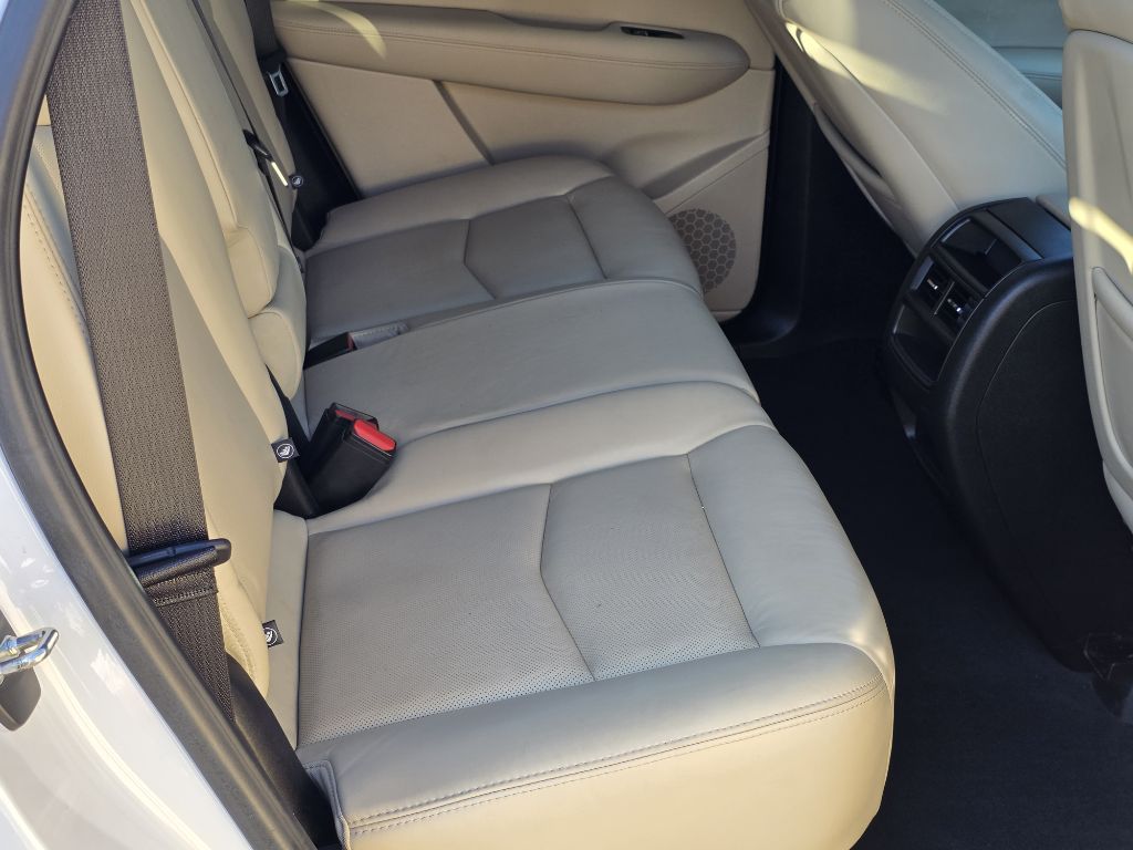 Photo 18 of this CADILLAC XT5
