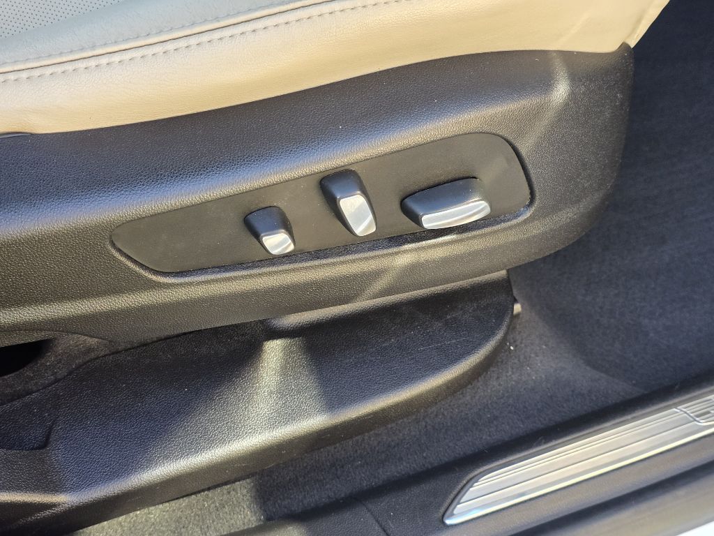 Photo 21 of this CADILLAC XT5