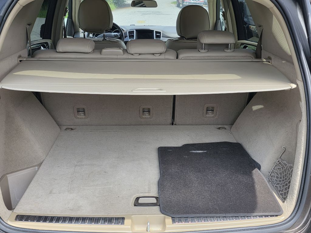 Photo 16 of this MERCEDES-BENZ ML