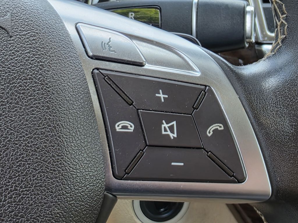 Photo 25 of this MERCEDES-BENZ ML